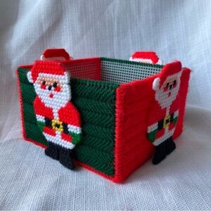 Vintage Handmade Embroidered Plastic Canvas Santa Claus Christmas Basket!